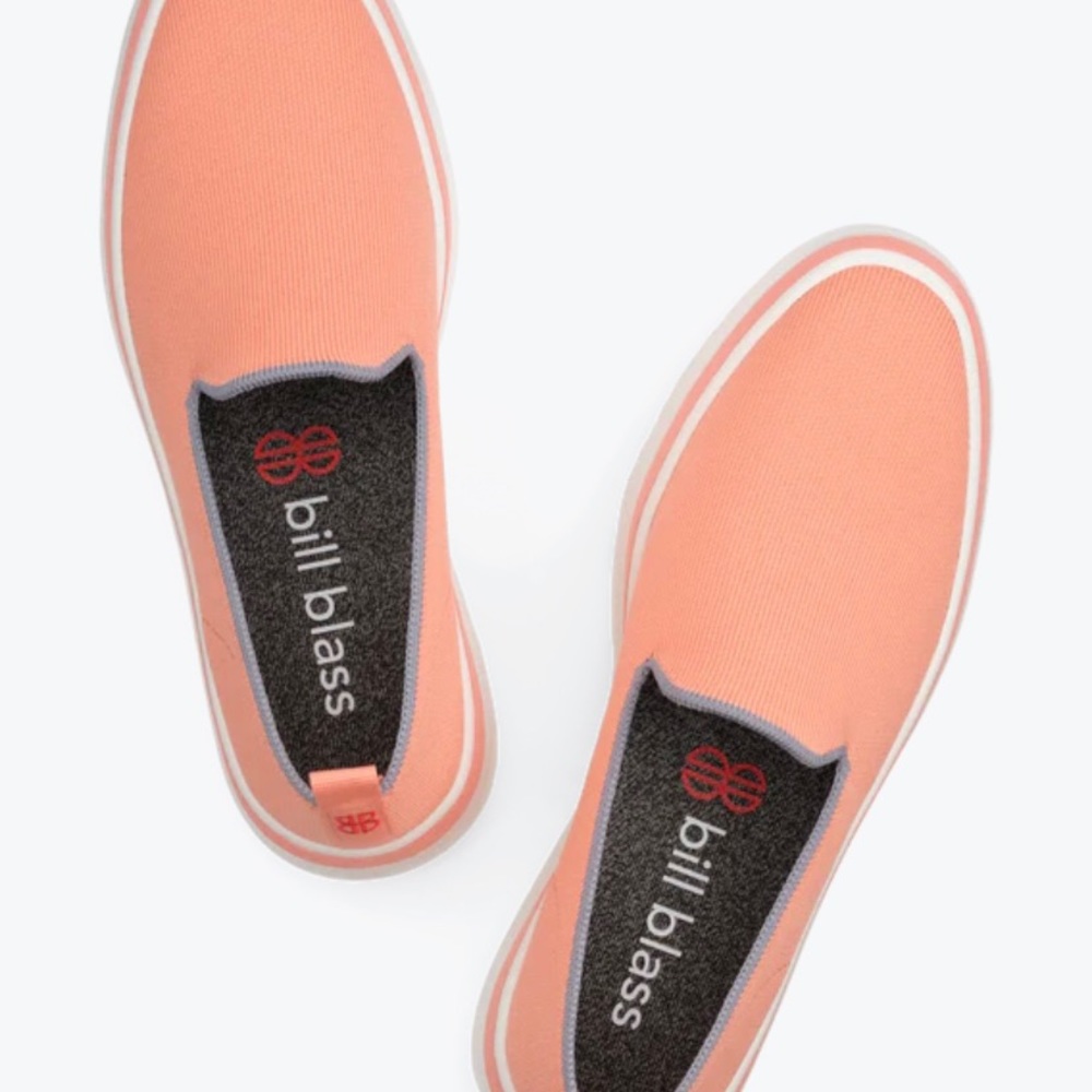 Bill blass women’s fashion Sneaker size 8.5 color Apricot